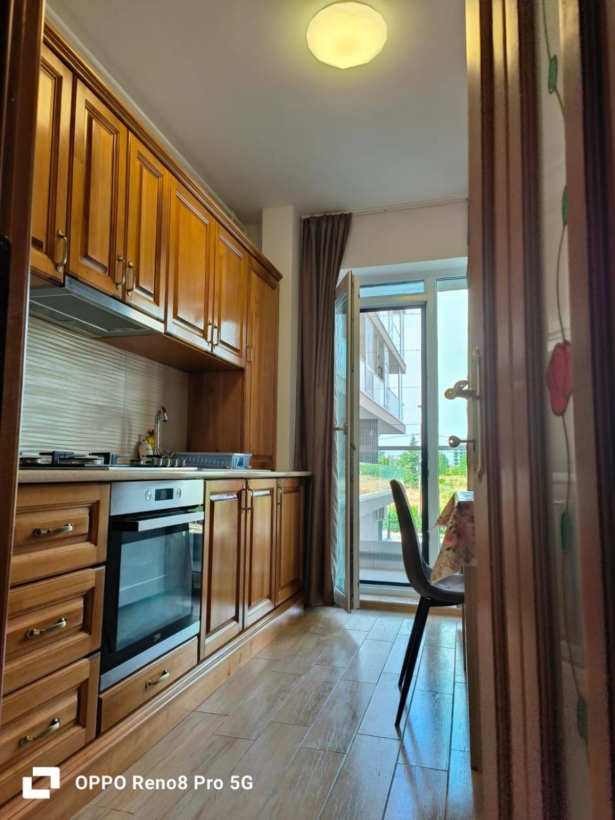 Jeni' S Apartament Constanţa Exteriör bild